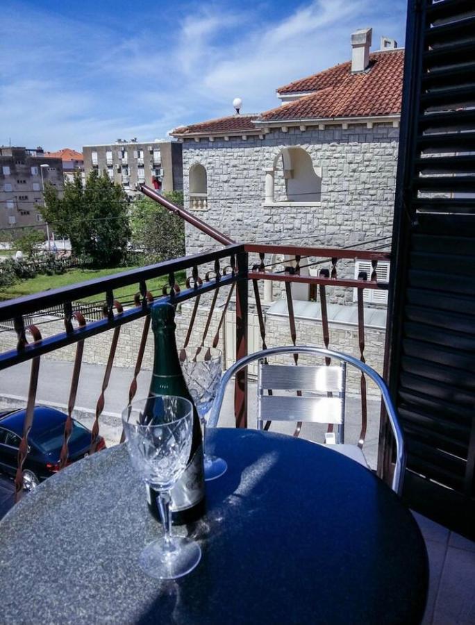 Apartmani Jovic Makarska Exteriör bild