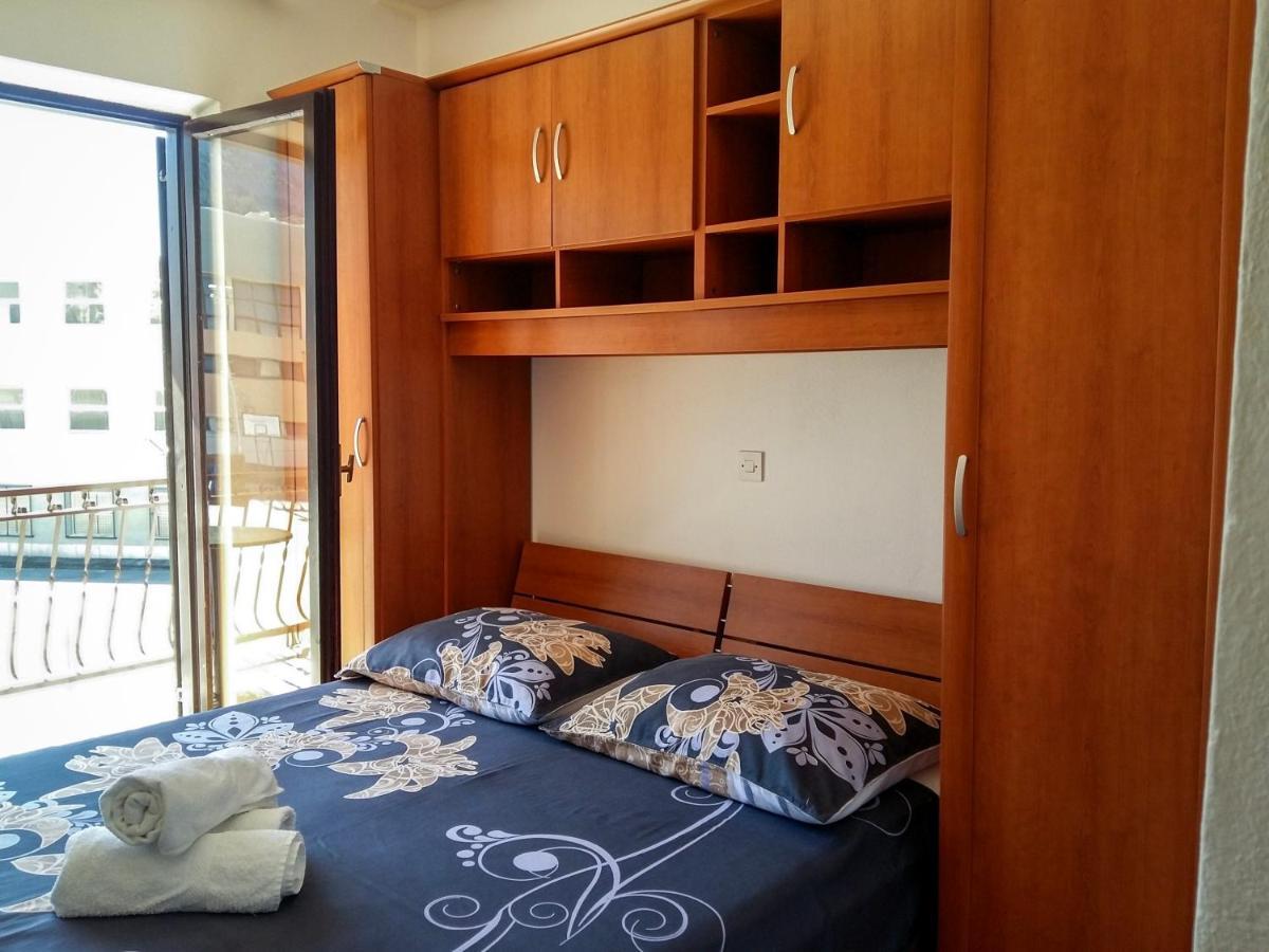 Apartmani Jovic Makarska Exteriör bild