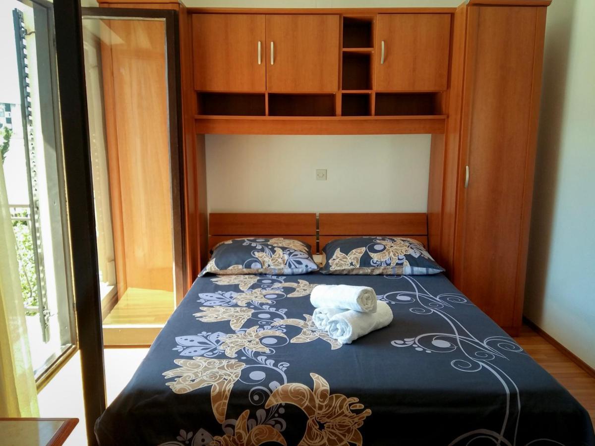 Apartmani Jovic Makarska Exteriör bild